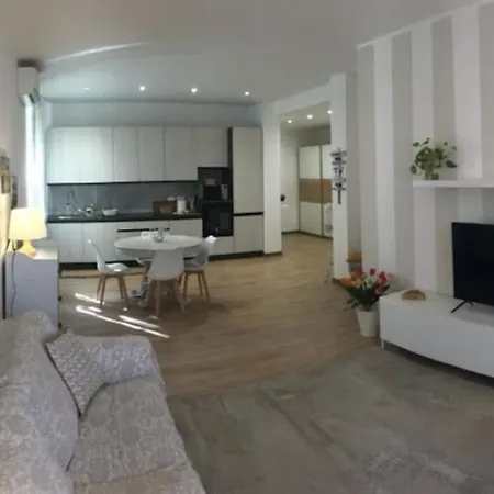 Pisi Home, 2 Min Dalla E Dall' Ospedale Gaslini Lägenhet