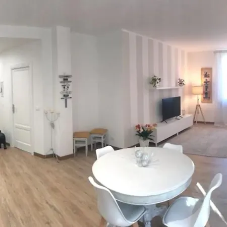 Pisi Home, 2 Min Dalla E Dall' Ospedale Gaslini Lägenhet