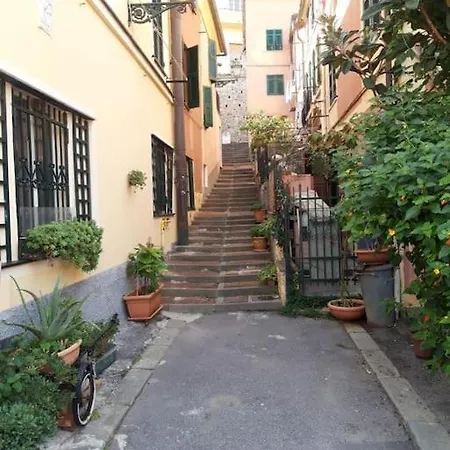 Apartment Pisi Home, 2 Min Dalla E Dall' Ospedale Gaslini