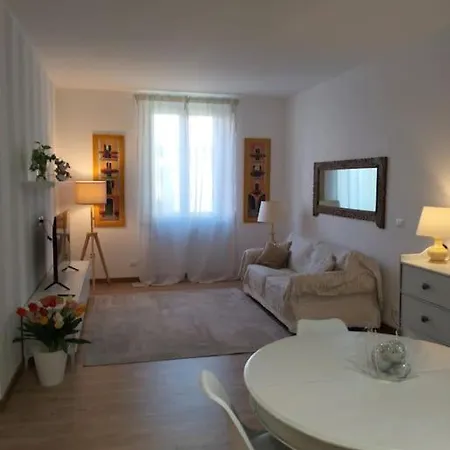 Pisi Home, 2 Min Dalla E Dall' Ospedale Gaslini アパート ジェノヴァ